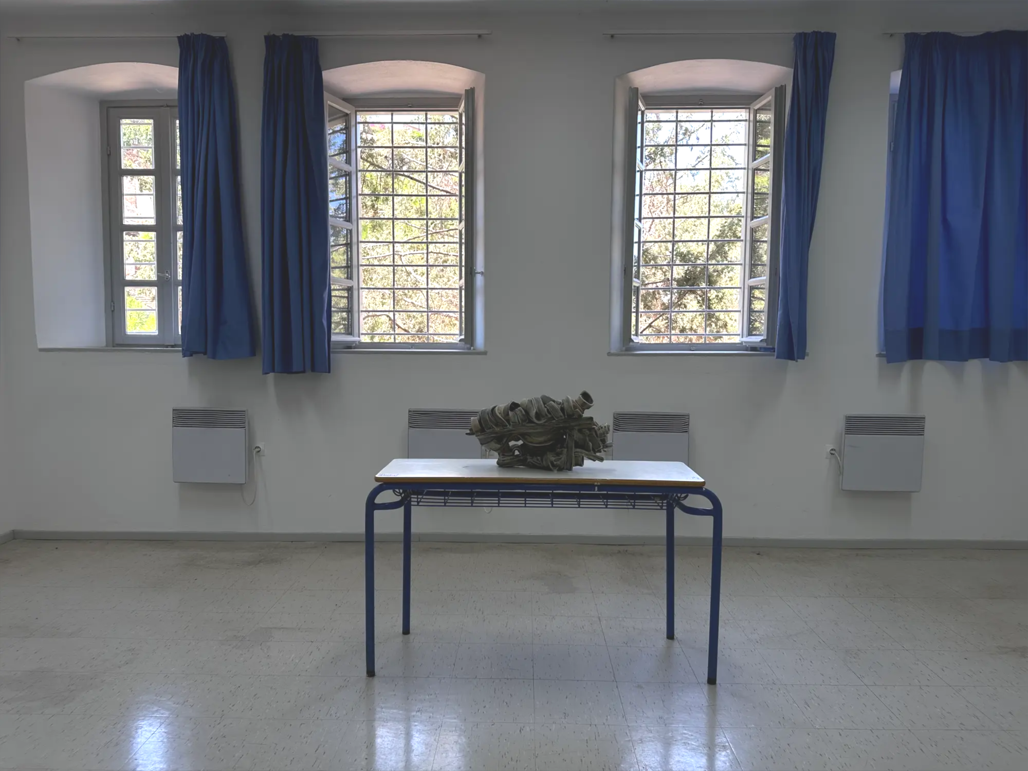 mary hatzinikoli, ceramic artwork mycenae 3 at hydra school projects, installation view